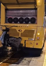 Otomobil, İETT otobüsüne arkadan çarptı: 1 ölü, 1 yaralı!