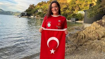 Açık Suda Büyük Başarı: Aysu Türkoğlu Kaiwi Kanalı’nı Yüzerek Geçti