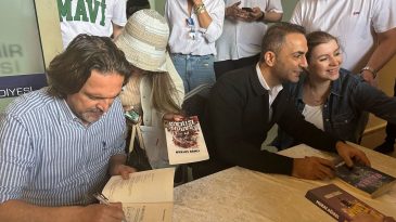 Ağırel ve Soykan İzmir’de okurlarla buluştu: Salon doldu taştı