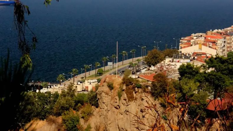 İzmir’in En Büyük Parklarından Biri: Manzarası Hayran Bırakıyor, Dilek Dilemek İsteyen Buraya Gidiyor