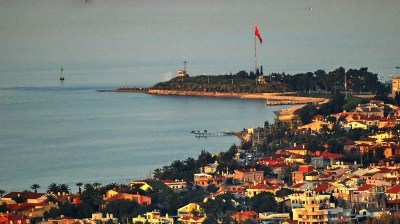 İzmir’in Kalbinde Tarihsel Bir Durağ: Narlıdere’ye Ulaşım Rehberi