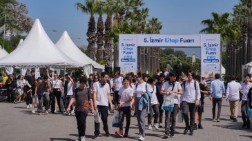 İzmir Kitap Fuarı’nda Son Gün: Ziyaretçilere Unutulmaz Bir Deneyim Sunuldu