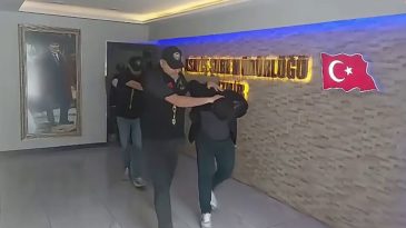 İzmir’de Yetkili Servis Kılığıyla Dolandırıcılık Yapan 7 Şüpheli Yakalandı
