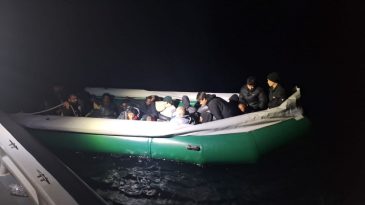 Karaburun’da Düzensiz Göçmenlere Yönelik Operasyon: 4 Çocuk, 22 Göçmen Kurtarıldı