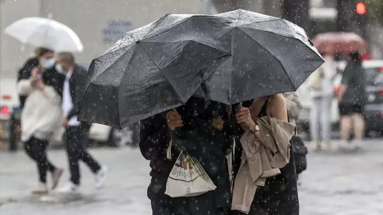 Meteoroloji Uyardı: İzmir’de Gök Gürültülü Sağanak Yağış Yolda!