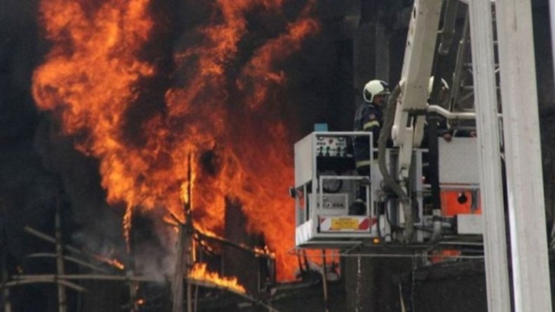 Otelde yangın meydana geldi: 14 kişi hayatını kaybetti, 2 kişi ağır yaralı
