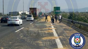 Yola Çıkacak İzmirlilerin Dikkatine: İzmir Seyrek-Sasalı Otoyolu’nda Trafik Aksaması, Sağ Şerit Kapatıldı