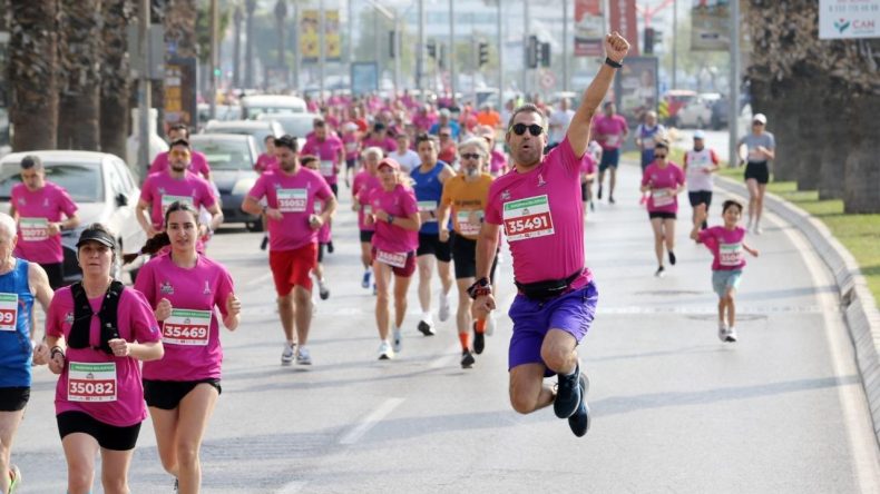 7’den 70’e Binlerce Kişi Karşıyaka’da Bir Araya Geldi