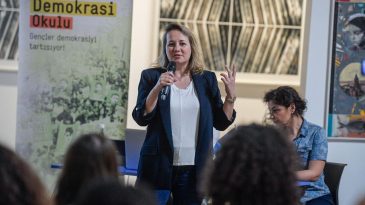 Akdeniz Akademisi Demokrasi Okulu’nda İlk Zil Çaldı