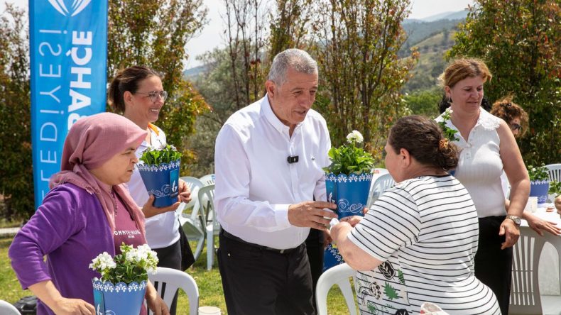 Anneler Günü’nde Güzelbahçe’de Anlamlı Buluşma