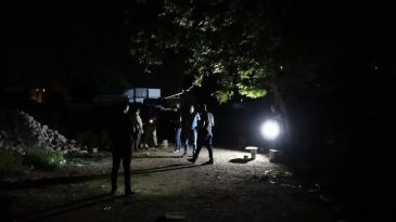 Baba ve Oğul Arasındaki Kavga Traji Komik Bir Şekilde Son Buldu