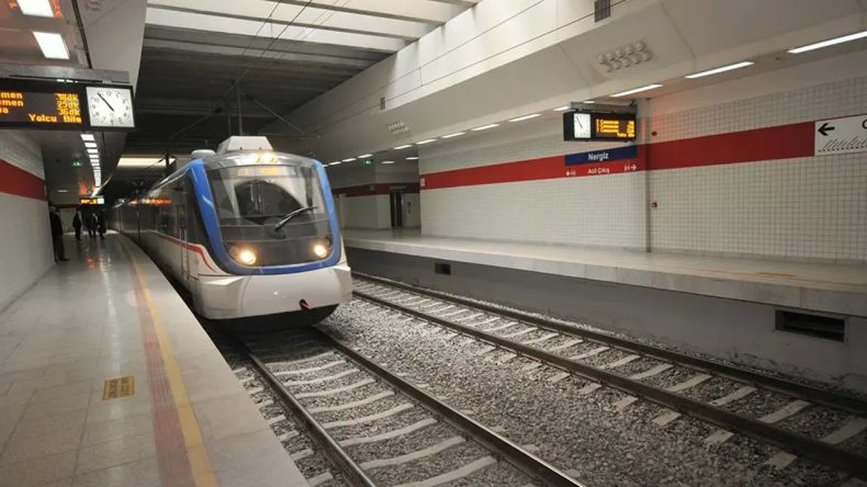 Bakan Uraloğlu’dan Müjde: 19 Mayıs’ta İstanbul, Ankara ve İzmir’de Raylı Sistemler Ücretsiz
