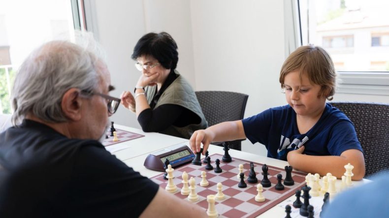 Balçova’da Kuşakların Buluştuğu Satranç Turnuvası