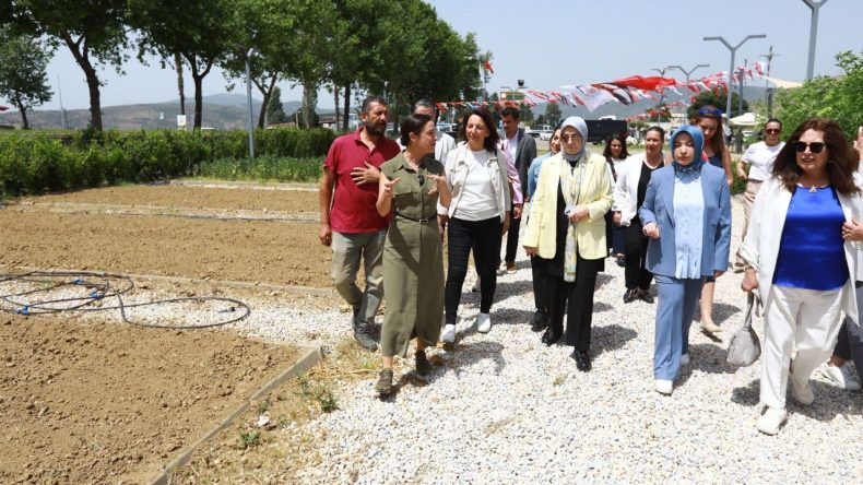 Başkan Sengel, KEFEK’e Yaşam Köyü’nü tanıttı