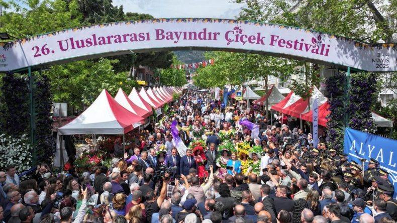 Bayındır’da 26. Uluslararası Çiçek Festivali Coşkusu Başladı