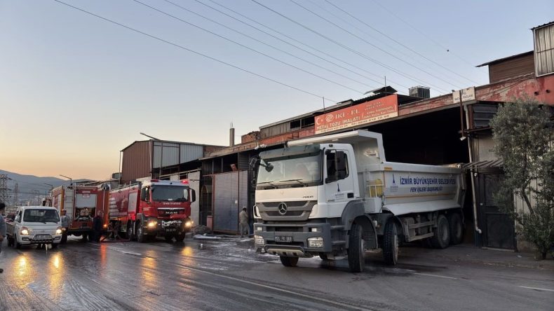 Bornova Dökümcüler Sanayi Sitesi’nde yangın: Tesis hasar gördü