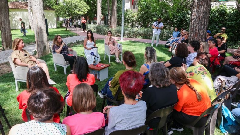 Buca Kitap Günleri’nde ‘Küllerinden Doğan Kadınlar’ Söyleşisi: Aile Yapısını Yok Etmeye Çalışıyorlar