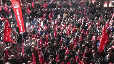 Çağrı Üzerine: Binlerce Vatandaş CHP Genel Merkezi’ne Akın Etti