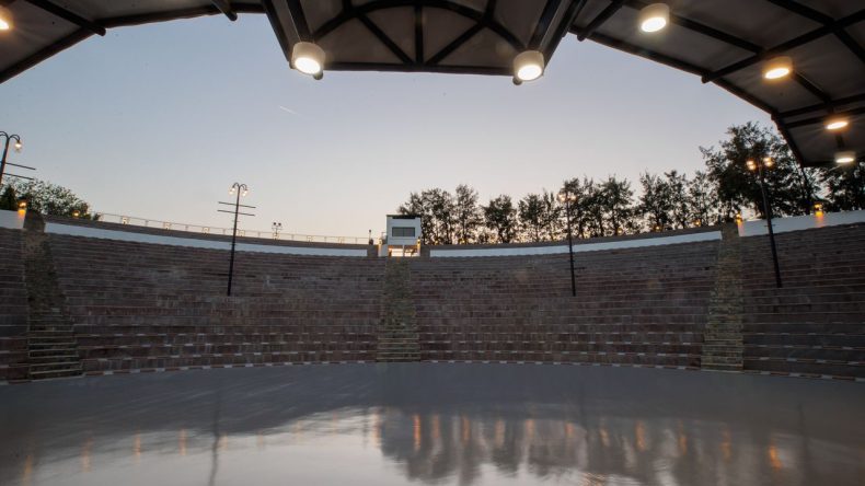 Canlı Yayınla Açılış: Buca’daki Tiyatroya Muhteşem Başlangıç