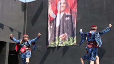 Çeşme’de 19 Mayıs Coşkusu: Gençler Renkli Etkinliklerde Buluştu