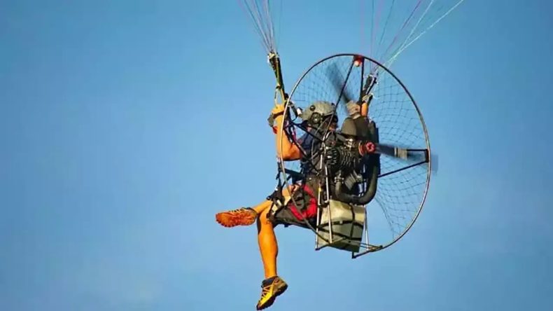 Çeşme’de Paramotor Kazası: Tekneye Çarpma Anı