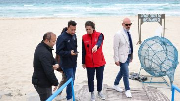 Çeşme’nin plajları yaz sezonuna hazırlanıyor