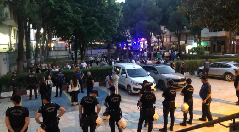 CHP İzmir’de İlçe Gençlik Kolu Başkanı Tutuklandı