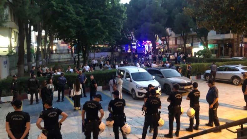 CHP İzmir’de İlçe Gençlik Kolu Başkanı Tutuklandı