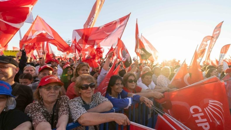 CHP, İzmir’de siyasal bir zemin yaratamadı