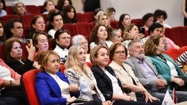 Çiğli’de 159 Kadın Sertifikayla Dijital Dünyaya Adım Attı