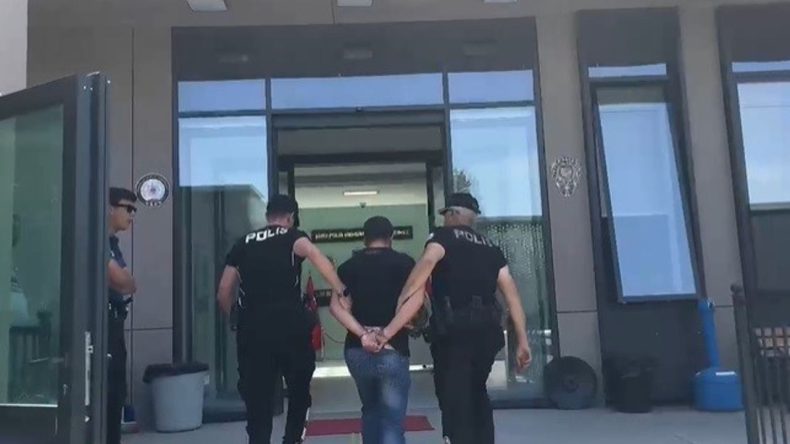 Cinsel İstismar Suçundan Aranan Şahıs İzmir’de Yakalandı