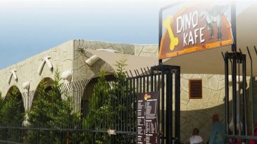 Çocuklar Eğlenirken, Aileler Dinleniyor: İzmir’deki Bu Kafede Çay 20 TL, Kahvaltı 300 TL