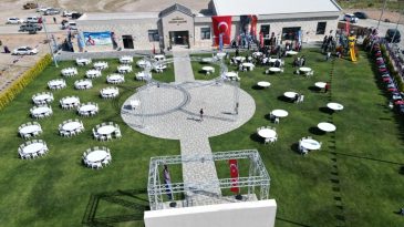 Dikili’de Yeni Düğün Salonu Hizmete Girdi: Uygun Fiyatlarla