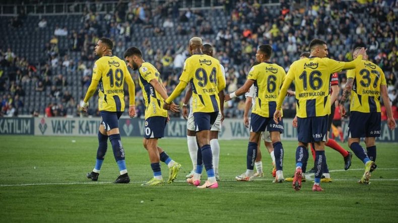 Fenerbahçe, Evinde Eyüpspor’u 2-1 ile Geçti