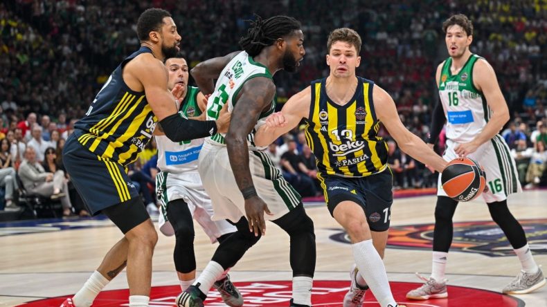 Fenerbahçe finale yükseldi! Şampiyonluk kupası için mücadele edecek