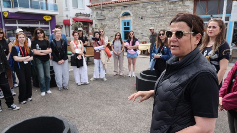 Genç Tasarımcılar Foça Sokaklarına: Kamusal Alanlara Estetik Dokunuşlar