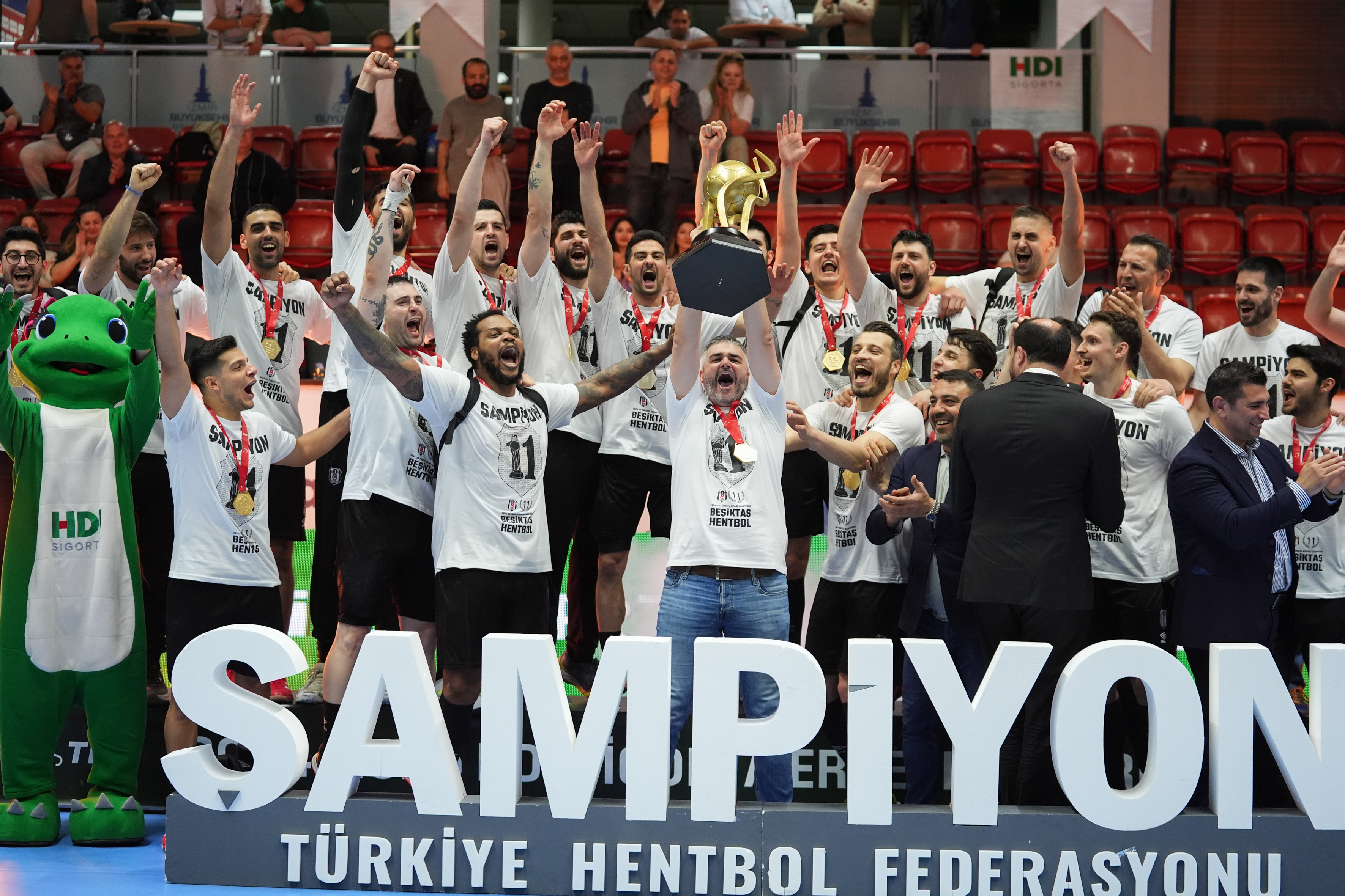 Beşiktaş Hentbol Takımı Türkiye Kupası Ödül Töreni
