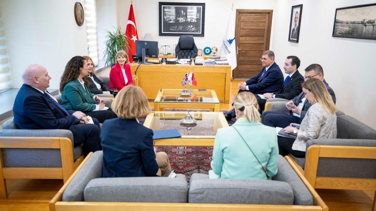 Büyükelçi Jill Morris ve Başkan Cemil Tugay görüşmesi