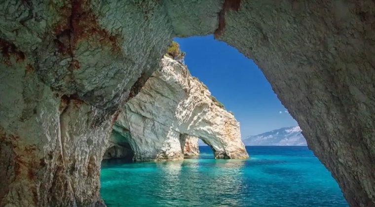 İster kamp yapın, ister piknik: İzmir’in ücretsiz plajı turkuaz renkli suyu ile Maldivleri aratmıyor