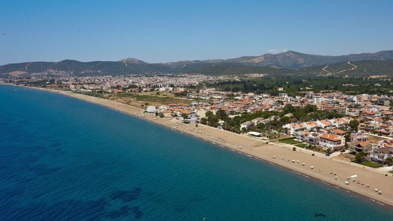 İzmir’in Berrak Denizi: Bengiler Mahallesi Halk Plajı’na ESHOT ile Ulaşım