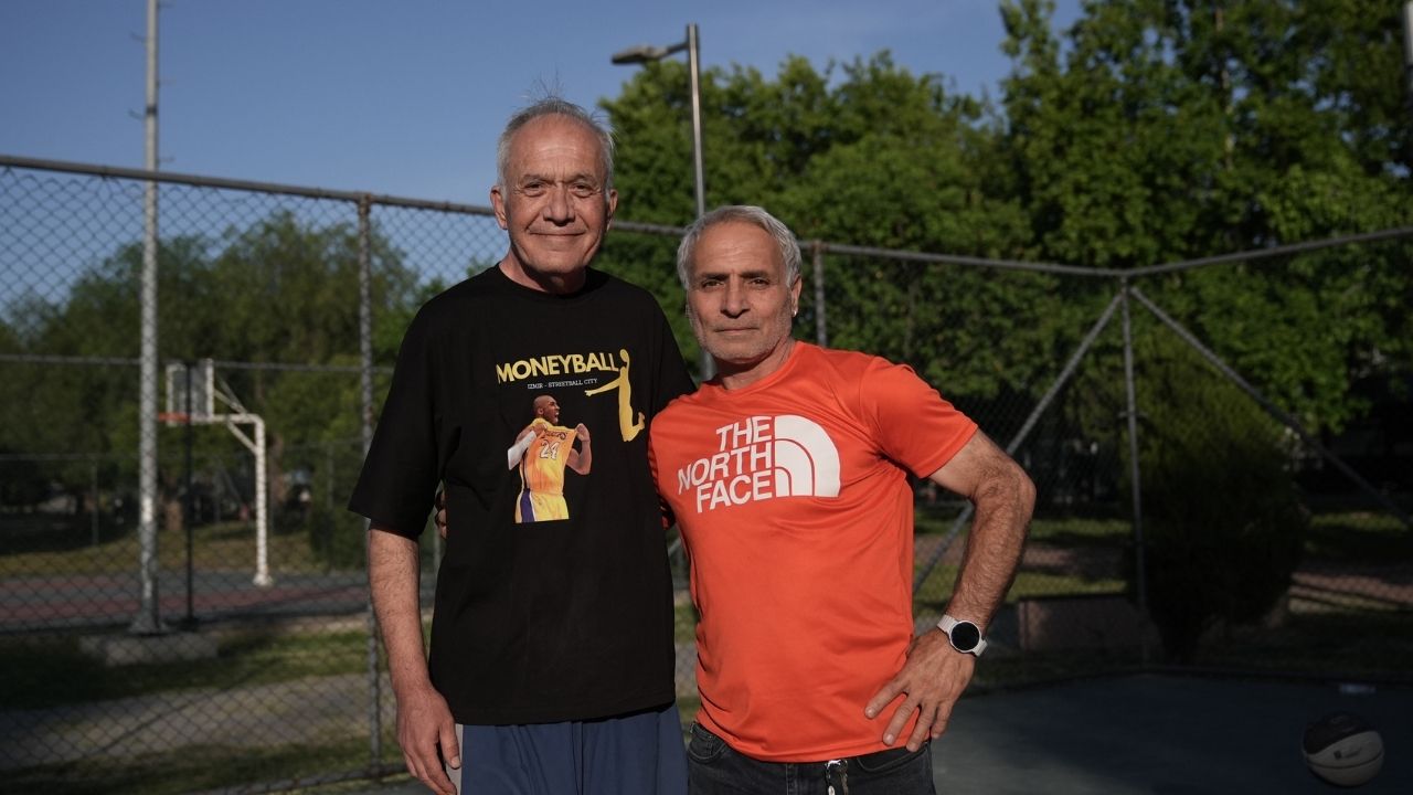 Emekli basketbolcular gençlerle birlikte
