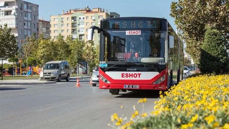 İzmir’in En İşlek Caddelerinden Birinde İZSU Çalışması: 16 ESHOT Hattı Etkilenecek