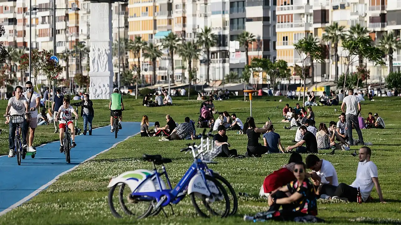 İzmir Gençler Kapak