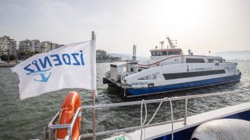 İzmir Körfezi’nde Nostaljik Bir Anneler Günü: Bergama Vapuru’nda Unutulmaz Bir Yolculuk