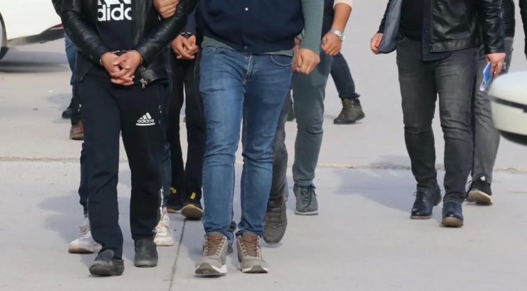 İzmir’de 7 Ayrı Adrese Uyuşturucu Operasyonu: 10 Şüpheliden 6’sı Tutuklandı