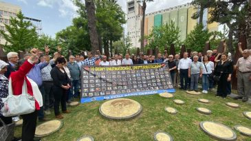 İzmir’de Ankara Gar Katliamı’nda yaşamını yitirenler anıldı: Asıl sorumlu devlettir