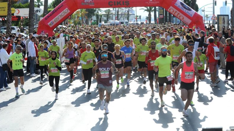 İzmir’de Anneler Günü koşusu: Başvurularda son tarih 9 Mayıs!