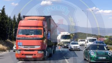 İzmir’de arızalı araç trafiği felç etti: 2.5 km trafik yoğunluğu oluştu