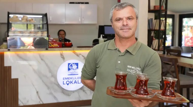 İzmir’de canı sıkılan buraya gidiyor: Kentin en uygun fiyatlı kafesinde çay 5 TL