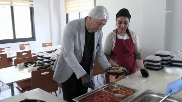 İzmir’de Dayanışma Mutfağı: Öğrencilere Ücretsiz Yemek Hizmeti Sunuyor